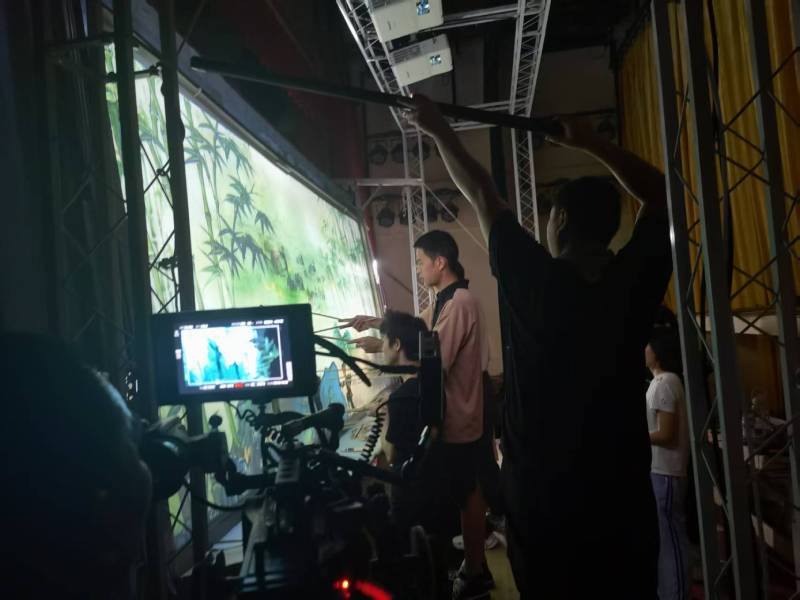 莱芜TVC拍摄公司：美妆时尚造梦师，雕琢细节中的高级质感